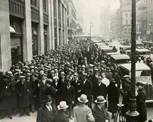 Tntarlcgr: Crowd of applicants at Broad of Health for permits