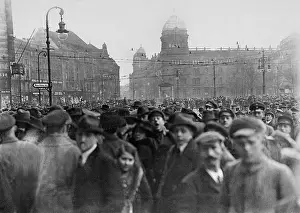 Spartacist: Crowd in Berlin during the Spartacist uprising, 1919