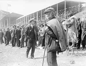 Amuses: CROWD AT THE DERBY/1930