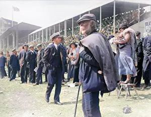 Amuses: CROWD AT THE DERBY/1930