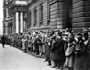 Whitehall: Crowd in Downing Street, 1931
