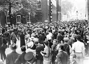 Downing: Crowd in Downing Street, 1939