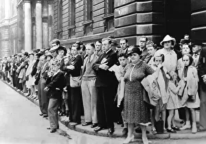 Tense: Crowd in Downing Street, 1939