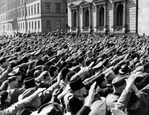 Enthusiastic: Crowd on Hitler's birthday in Berlin, 1940