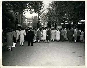 Crowd outside Clarence House, Townsend visit