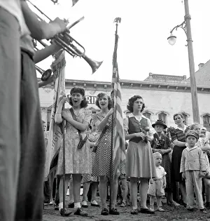 Siegel: Crowd - Parade - Ceremony - Patriotism