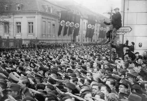 Wilhelmplatz: Crowd at the reception of Hitler after the Anschluss of Au