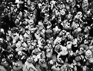 Stockbroker: Crowd at the stock exchange