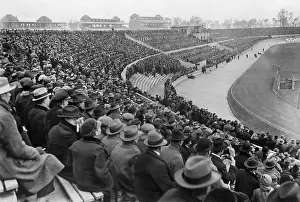 Fully: Crowd in a track and field stadium in Berlin, 1924