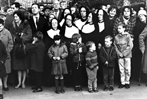 Wishers: Crowd waiting to see the Queen, 1960s