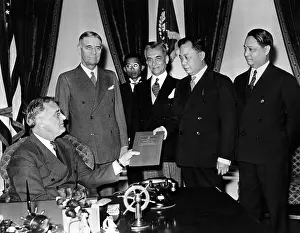 Hoovers: Crowds at Herbert Hoover's inauguration. ?