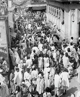 Worshipping: Crowds in Kolkata