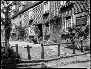 Speldhurst: The Crown Inn, Groombridge, Speldhurst, Tunbridge Wells