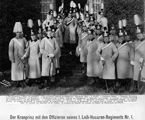 Hussar: Crown Prince Wilhelm with the officers of the