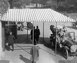 Drives: Crown Prince Wilhelm of Prussia on the way