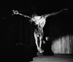 Osborne: Crucifixion designed by Jocelyn Herbert - Luther