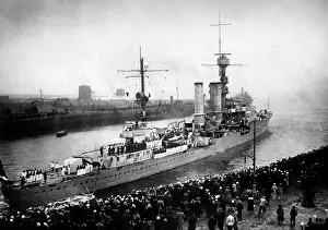 Wilhelmshaven: Cruiser Emden, 1928