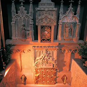 Abbess: Crypt with the bones of the Holy Walburga