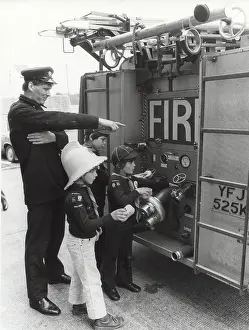 Exeter: Cub Scouts cleaning fire engine