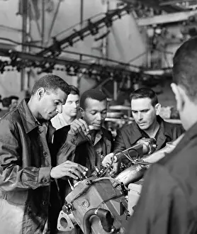 Cuban: Cuban mechanics training in Yaroslavl