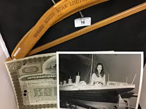 Hangers: Cunard White Star - assorted items