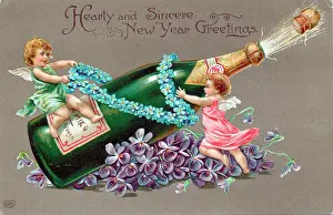 Popping: Cupids with a bottle of champagne on a New Year postcard