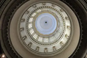 Monseigneur: Cupola, Basilique Notre-Dame-de-l'Immaculee-Conception