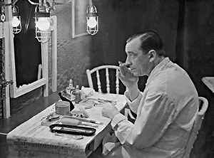 Goetz: Curt Goetz in his dressing room, 1931