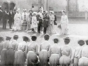 Curtsy: Curtsy in front of the imperial couple