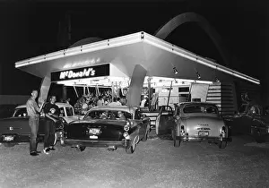 Hamburgers: Customers at a the first McDonald's restaurant ?