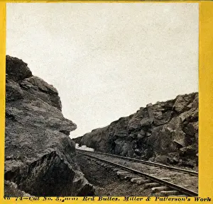 Buttes: Cut No. 5, railroad tracks running through ?