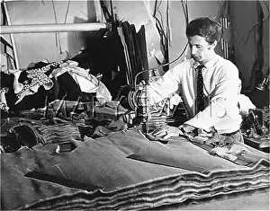 Furrier: CUTTING FUR PATTERNS