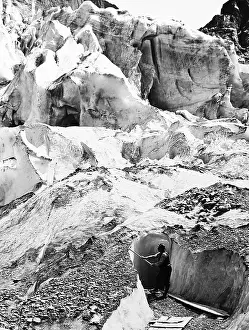 Grindelwald: Cutting an Ice Grotto, Glacier, Grindelwald, Switzerland