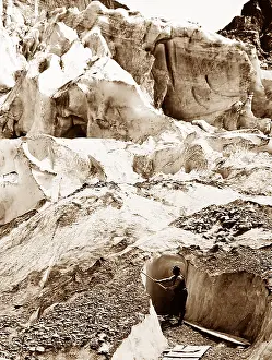 Grindelwald: Cutting an Ice Grotto, Glacier, Grindelwald, Switzerland