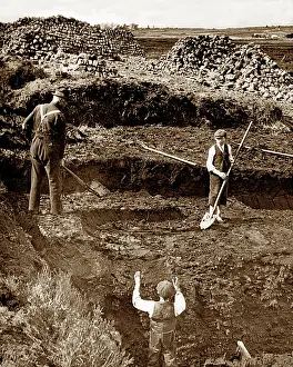 Cutting peat in Ireland, Victorian period