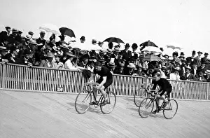 Velodrome: Cycle race at a velodrome, early 1900s