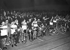 Schoen: Cycle racing Germany - Italy, 1937