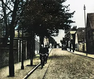 Town & Country Planning: Cycle track on roadway, Germany