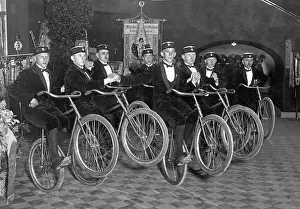 Acrobatic: The cycling club Blitz, 1929