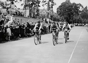 Sponsor: Cycling race around Berlin, 1931