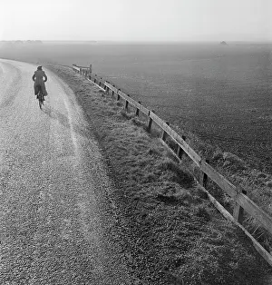 Fenland: Cyclist in Cambridgeshire