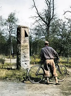 Willet: CYCLIST IN PLUS FOURS