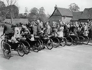 Sidecars: Cyclists with their kids in sidecars