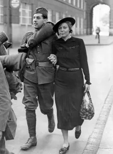 Ultimatum: Czech soldier in Prague, 1938