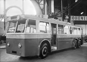Trolleybus: Czechoslovakia 1936, Tatra made bus powered by