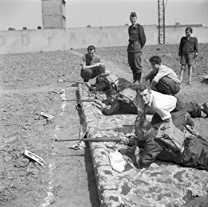 Cviceni: Czechoslovakia 1953, men competing in shooting