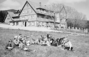 Krkonose: Czechoslovakia - 1963 - oudoor schooling