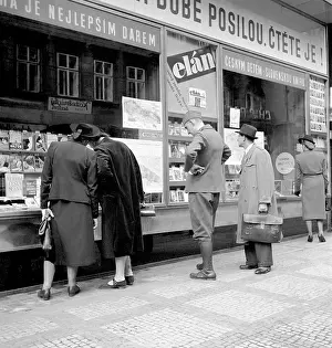 Sudety: Czechoslovakia, citizens look at the new map of their countr