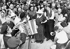 Accordian: Czechoslovakia - name day - Anna