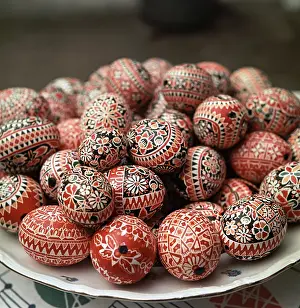 Vybaaºr: Czechoslovakia - Easter 1958 - hand painted eggs